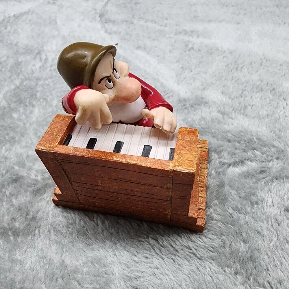Snow White 65th Anniversary Collector Figure GRUMPY